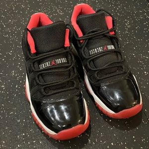 Jordan 11 Retro Low Bred